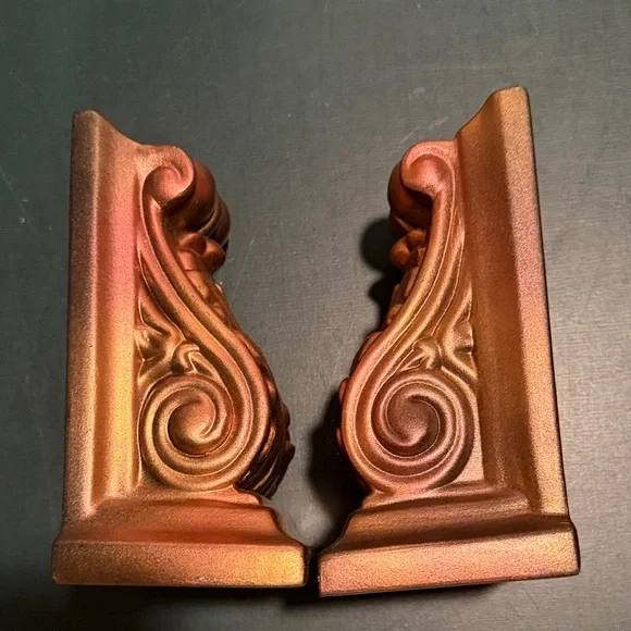 Decorative Gold Bookends - Picture 3 of 3
